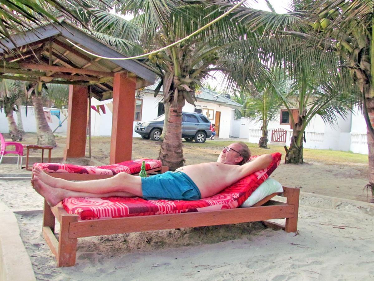 Comfort Beach Resort Biriwa Екстер'єр фото